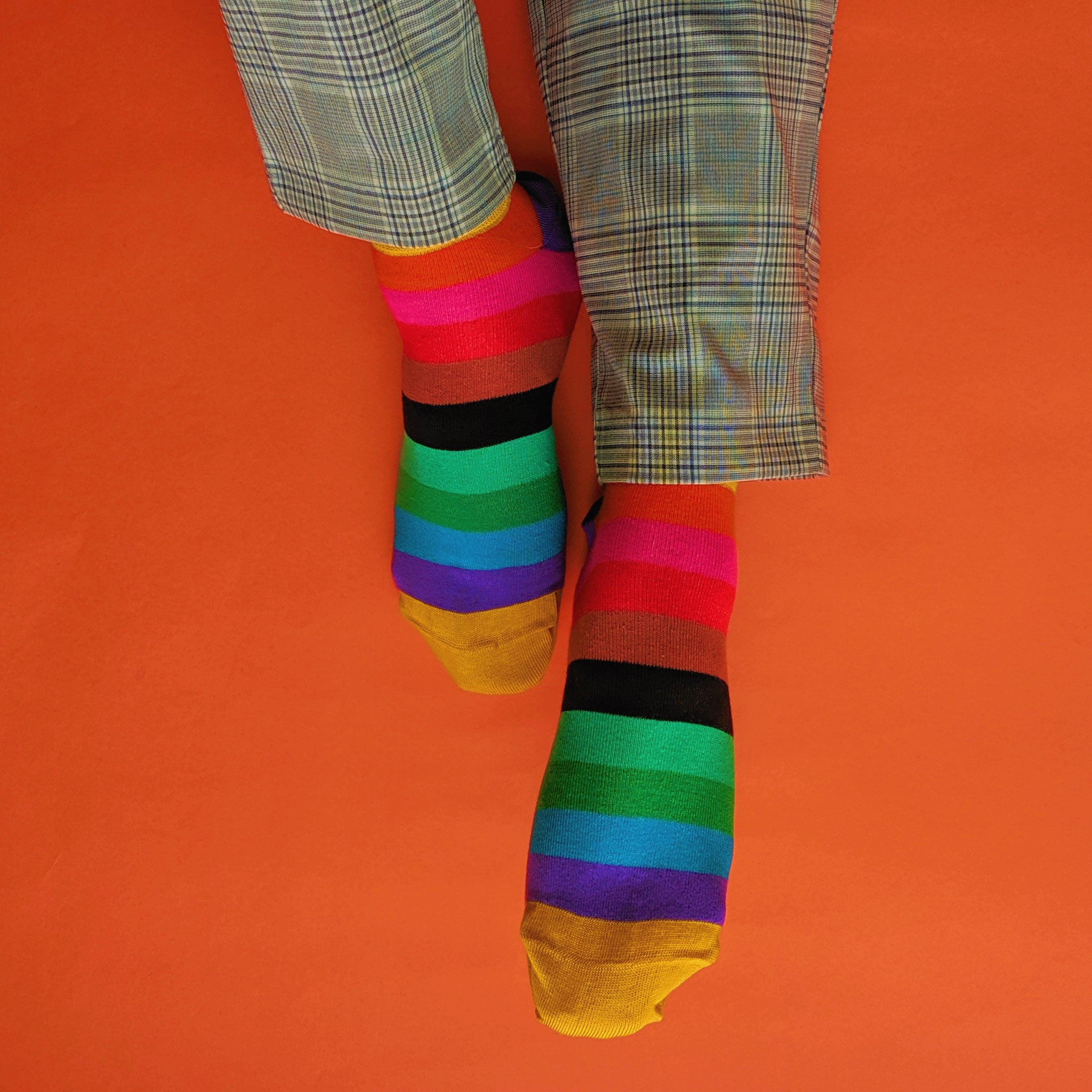 Tips to Ensure Your Socks Don’t Clash with Your Outfit - soxytoes