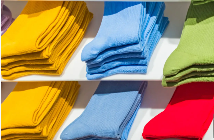 How Patterned Socks Complement Modern Wardrobes