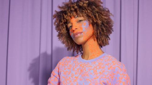Vibrant Accents with Neutral Foundations