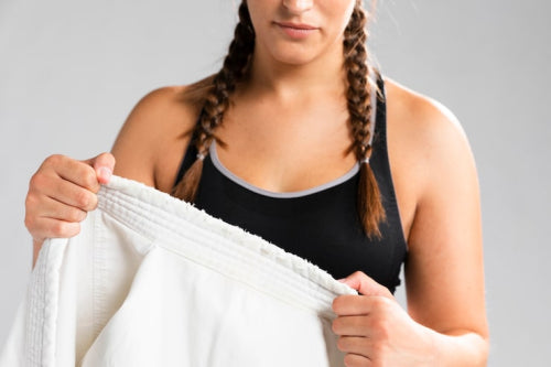 Moisture-Wicking vs Cotton: Choosing the Right Fabric for Athletes