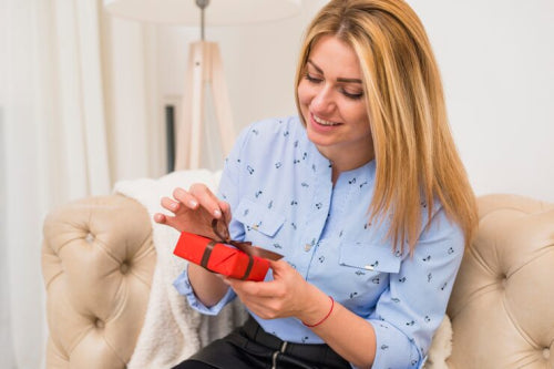 Why Small Accessories Have Big Emotional Value for Gifting